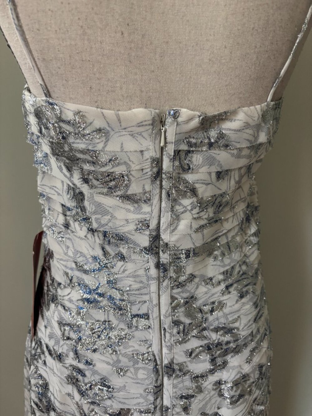 JS Collections Metallic Tiered Jacquard Cocktail Dress Size 6 NWT - Picture 4 of 7